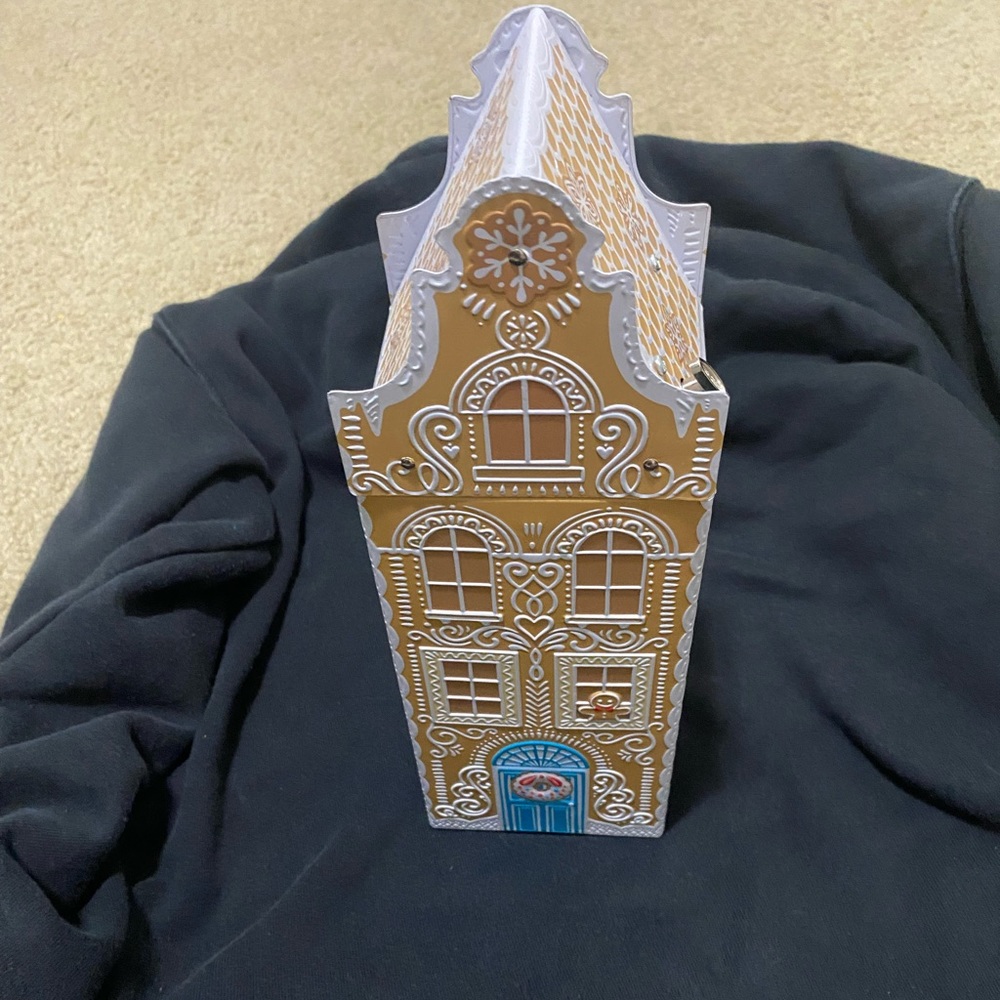 A little Christmas treat holder.